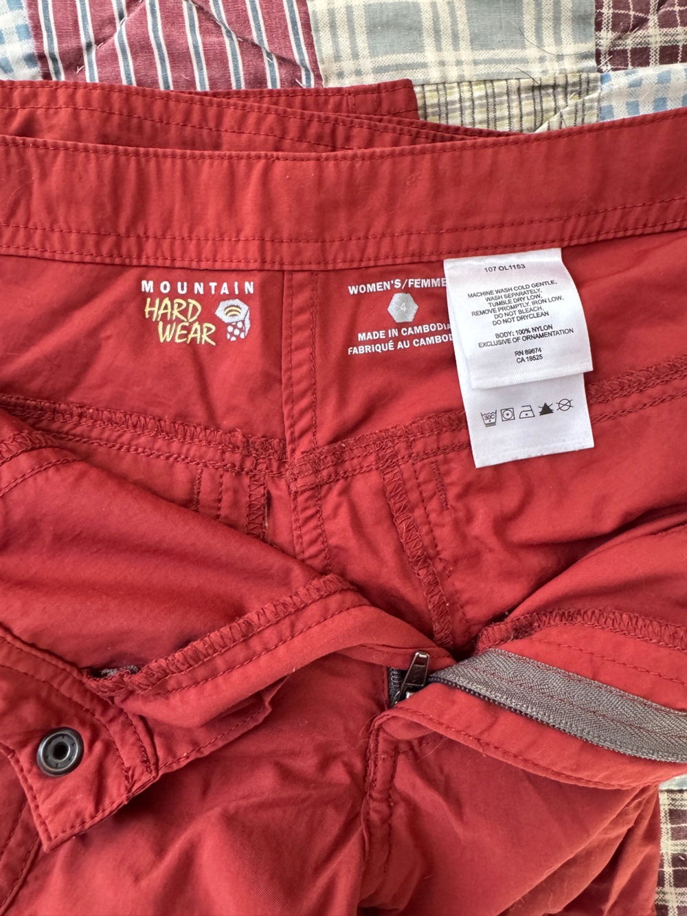 Mountain hardware capris with extra pockets! - Picture 6 of 7